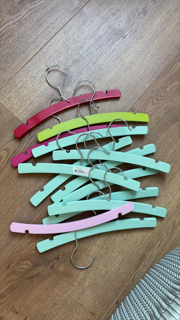 Kleerhangers babykleding, Ophalen, Zo goed als nieuw