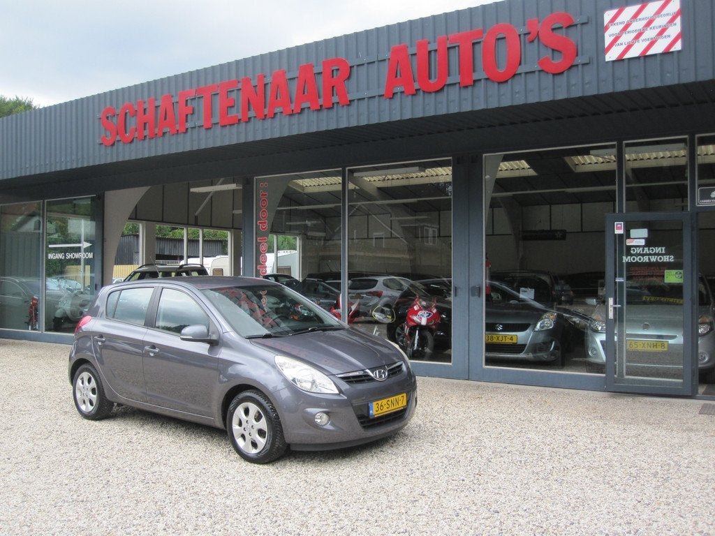 Hyundai i20 1.2i i-Catcher zeer lux apk 03-03-2027, Auto's, Hyundai, Euro 5, 450 kg, Gebruikt, 4 cilinders