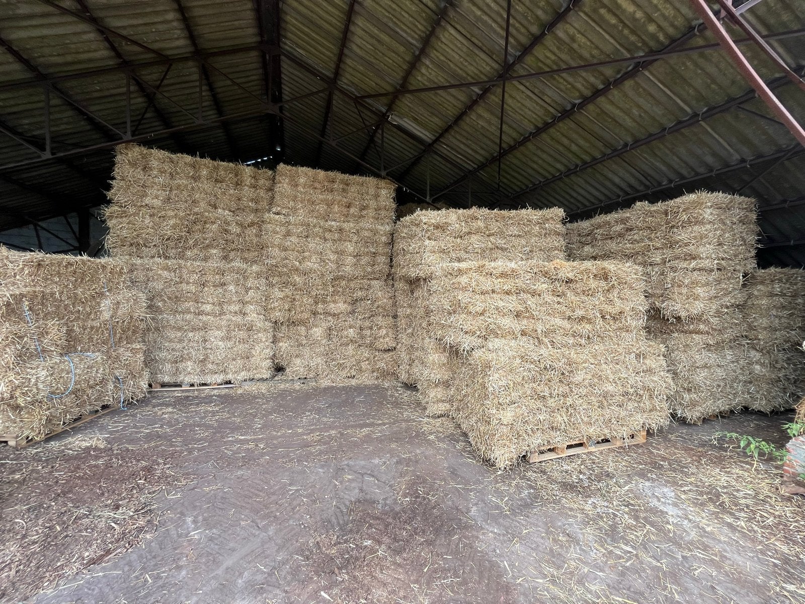 Kleine pakjes tarwestro in bundels, Zakelijke goederen, Ophalen