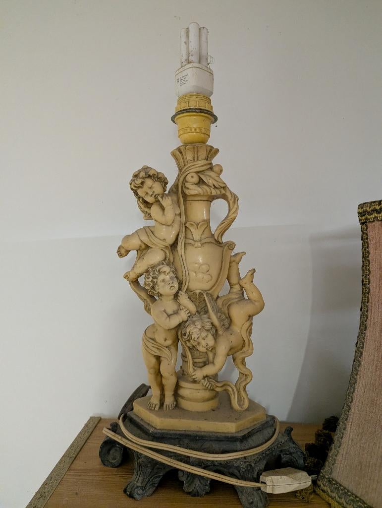 Hollywood Regency-tafellamp, Ophalen