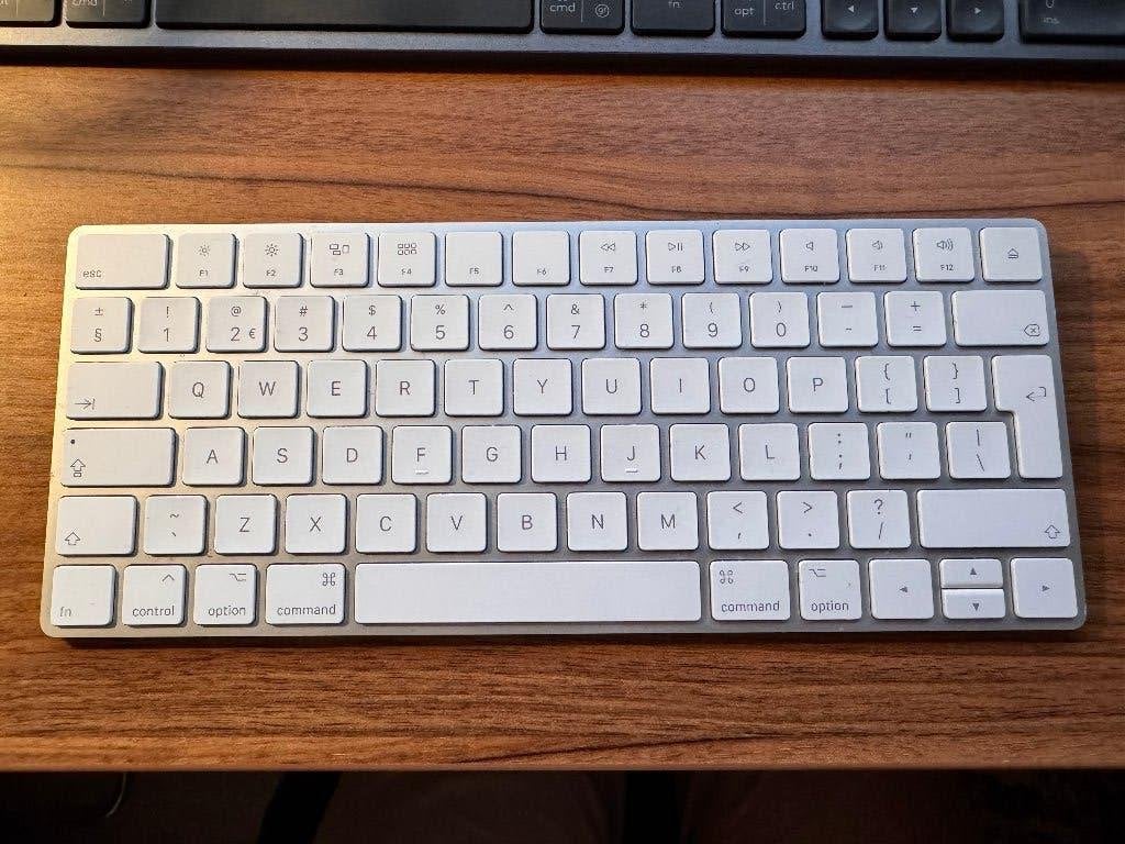 Apple Magic Toetsenbord (Lightning bold), Computers en Software, Ophalen of Verzenden, Zo goed als nieuw, Draadloos, Qwerty