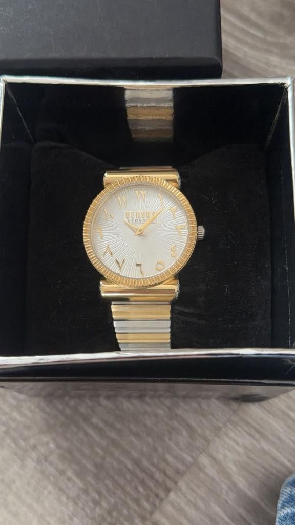 Dames horloge Versus Versace  nooit gebruikt, Ophalen of Verzenden