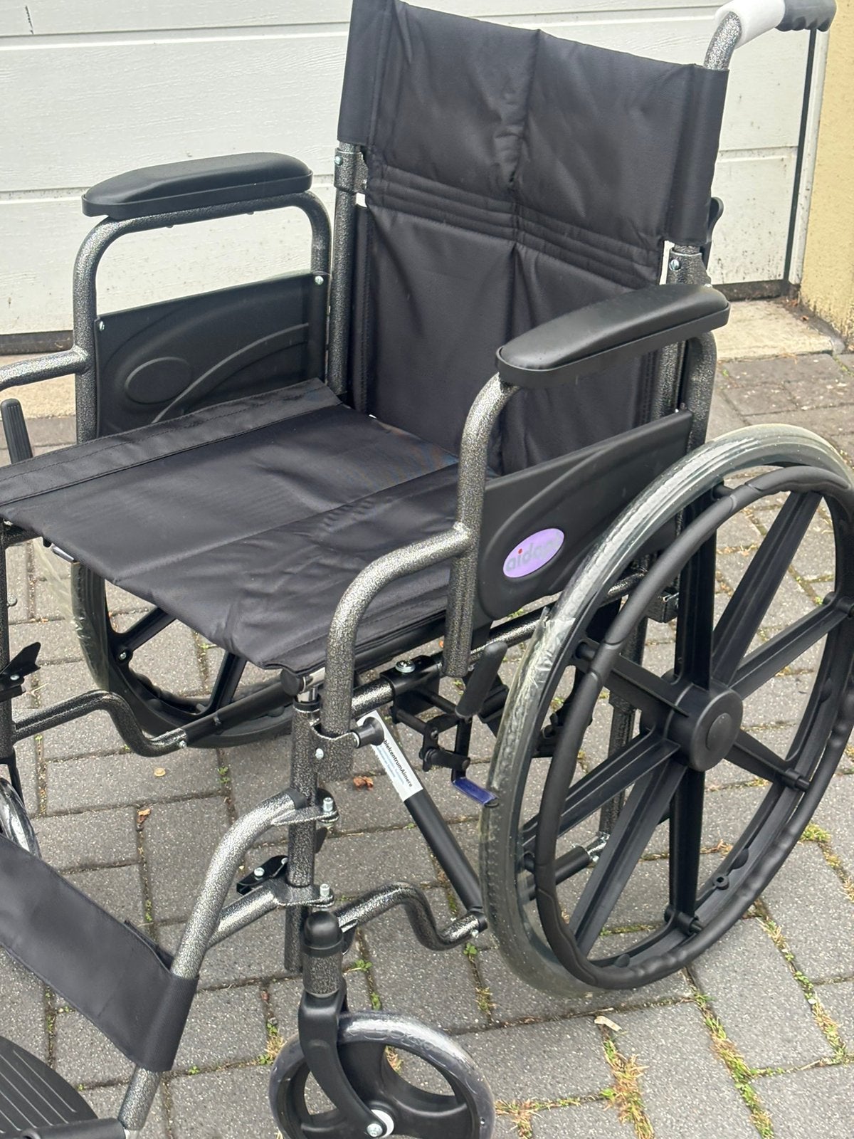 Nieuwe Rolstoel dubbel inklapbaar past in iedere auto, Meer info ☎️0️⃣6️⃣➖2️⃣0️⃣9️⃣0️⃣1️⃣0️⃣4️⃣0️⃣, Dubbel inklapbaar past in iedere auto
