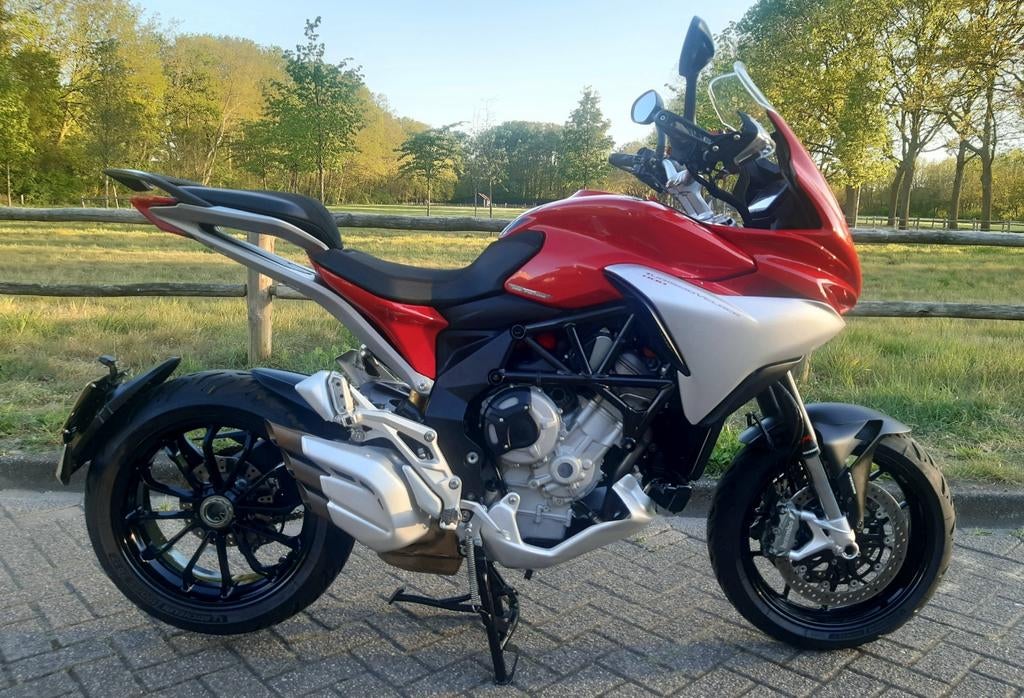Zeer nette MV Agusta Turismo veloce 800 Edition1 nr. 093, Motoren, Motoren | MV Agusta, Occasion, Motorrijbewijs A, 3 cilinders