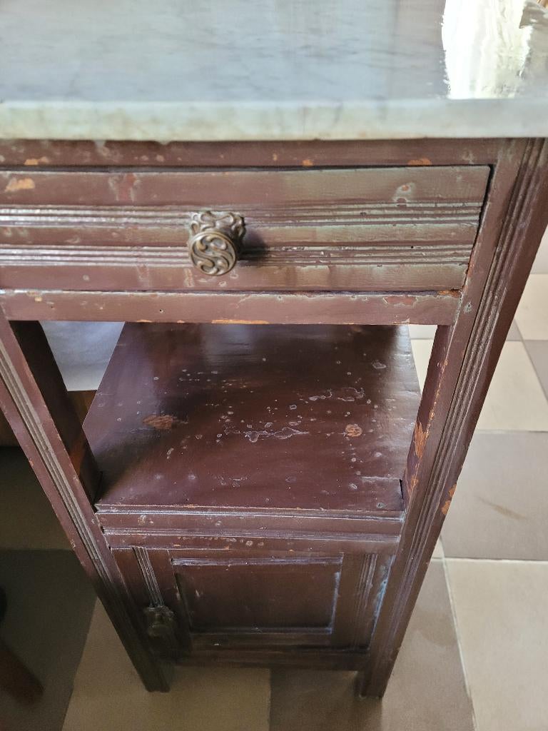 Antiek hoog nachtkastje met marmeren blad, Huis en Inrichting, Slaapkamer | Nachtkastjes, Ophalen, Heikant 21 Kaatsheuvel, Gebruikt