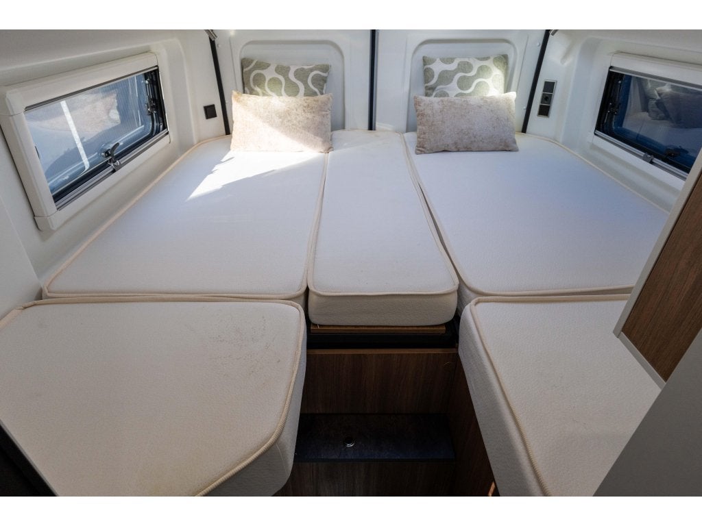 Pilote V630J | 2022 | 15dkm | Enkele bedden | ZGAN, Caravans en Kamperen, Ringverwarming, Fiat, Pilote, 6 tot 7 meter
