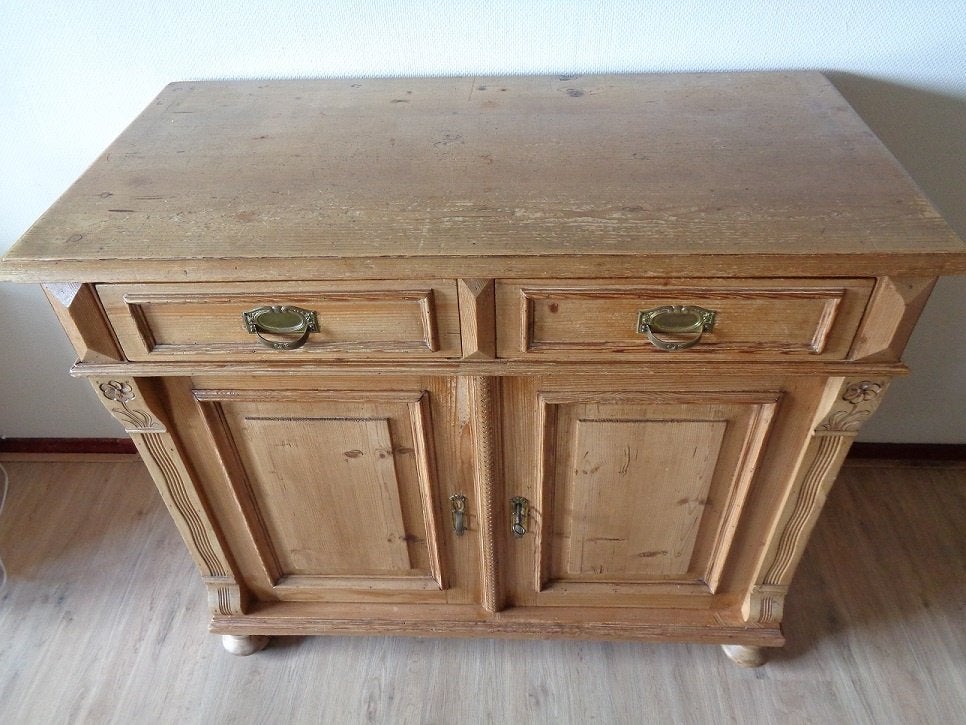 Massief Grenen Dressoir/Boerenkast (Houtsnijwerk), Ophalen