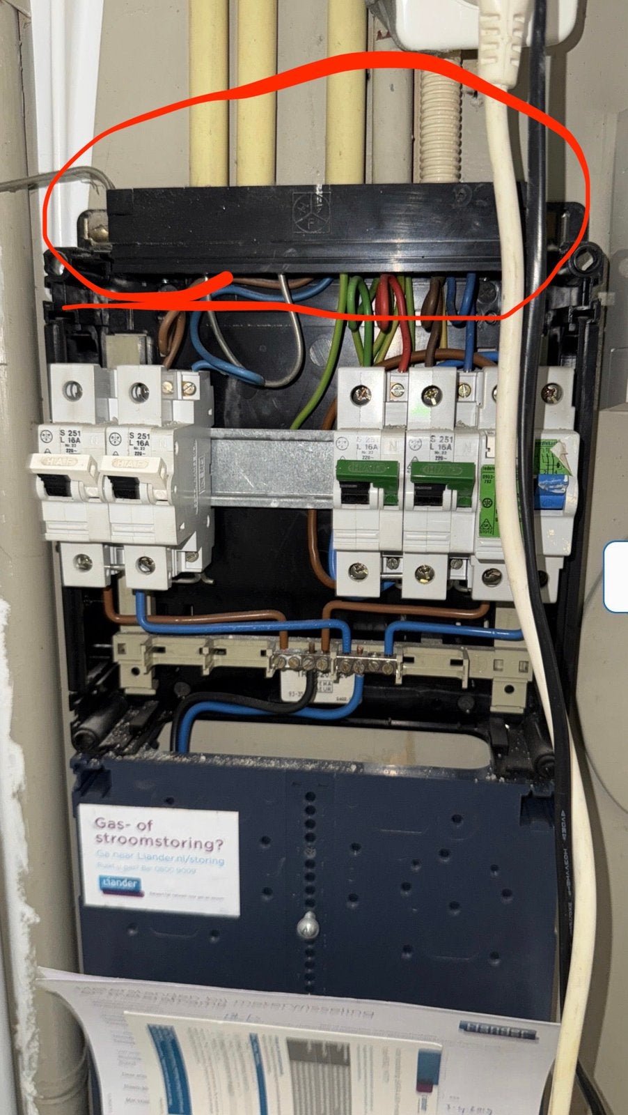 Elektricien gezocht, Ophalen