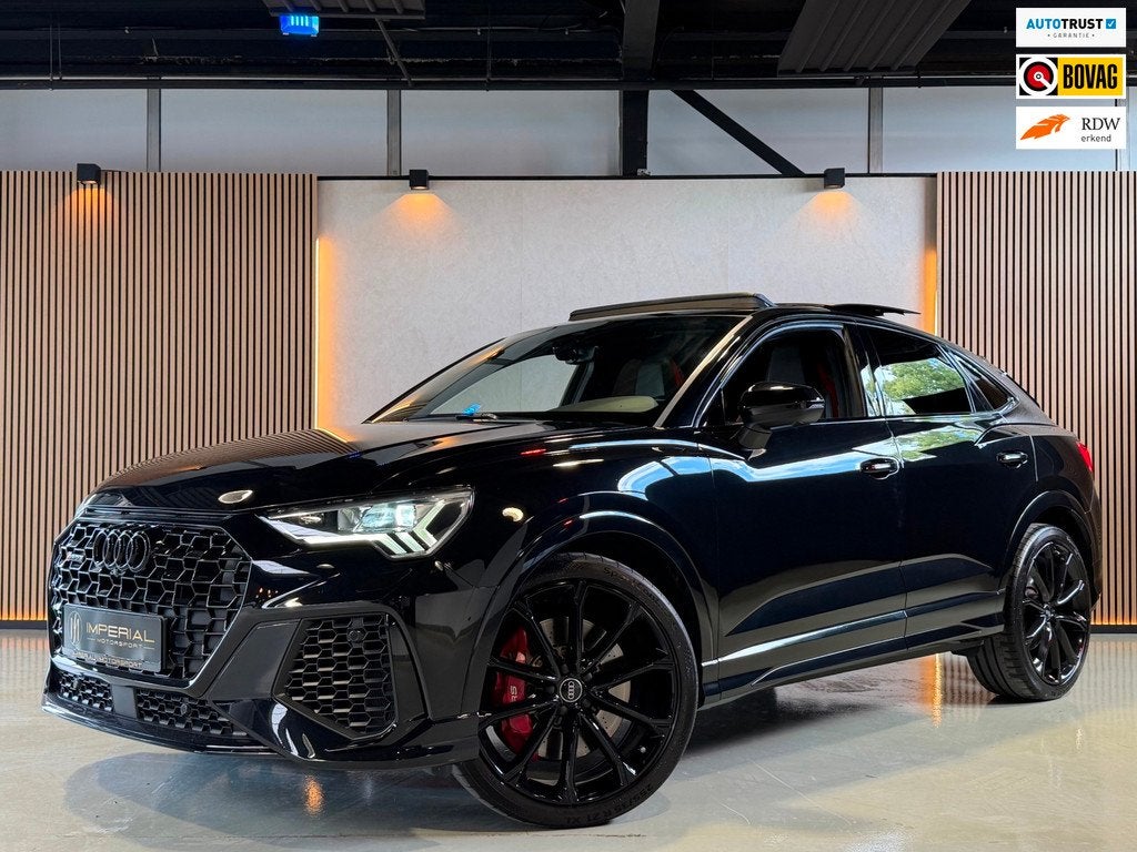 Audi Q3 Sportback TFSI RSQ3 Pano|Trekhaak|Sonos|360|Keyl|Ele, Auto's, Audi, Gebruikt, 1675 kg, Zwart, 10 km/l