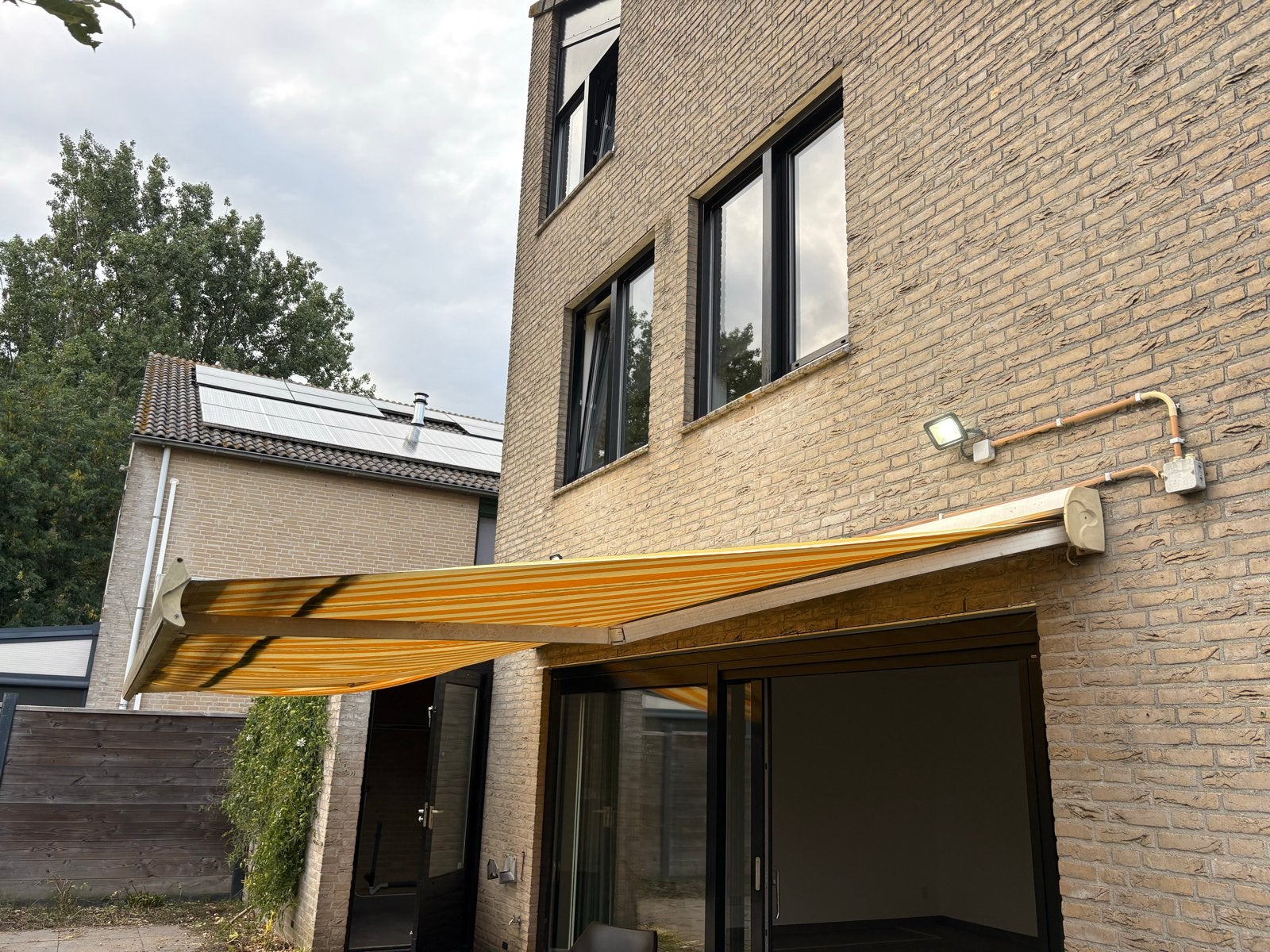 Elektrisch Zonnescherm 490x290 cm - Geel/Wit gestreept, Ophalen, Gebruikt, 450 cm of meer, Elektrisch