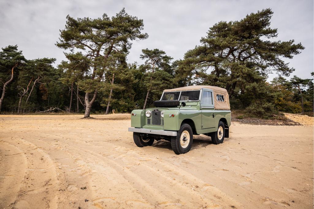 Land Rover 88 Series 2 Nieuwstaat volledig gerestaureerd, Auto's, 2286 cc, 7 stoelen, Bedrijf, Handgeschakeld