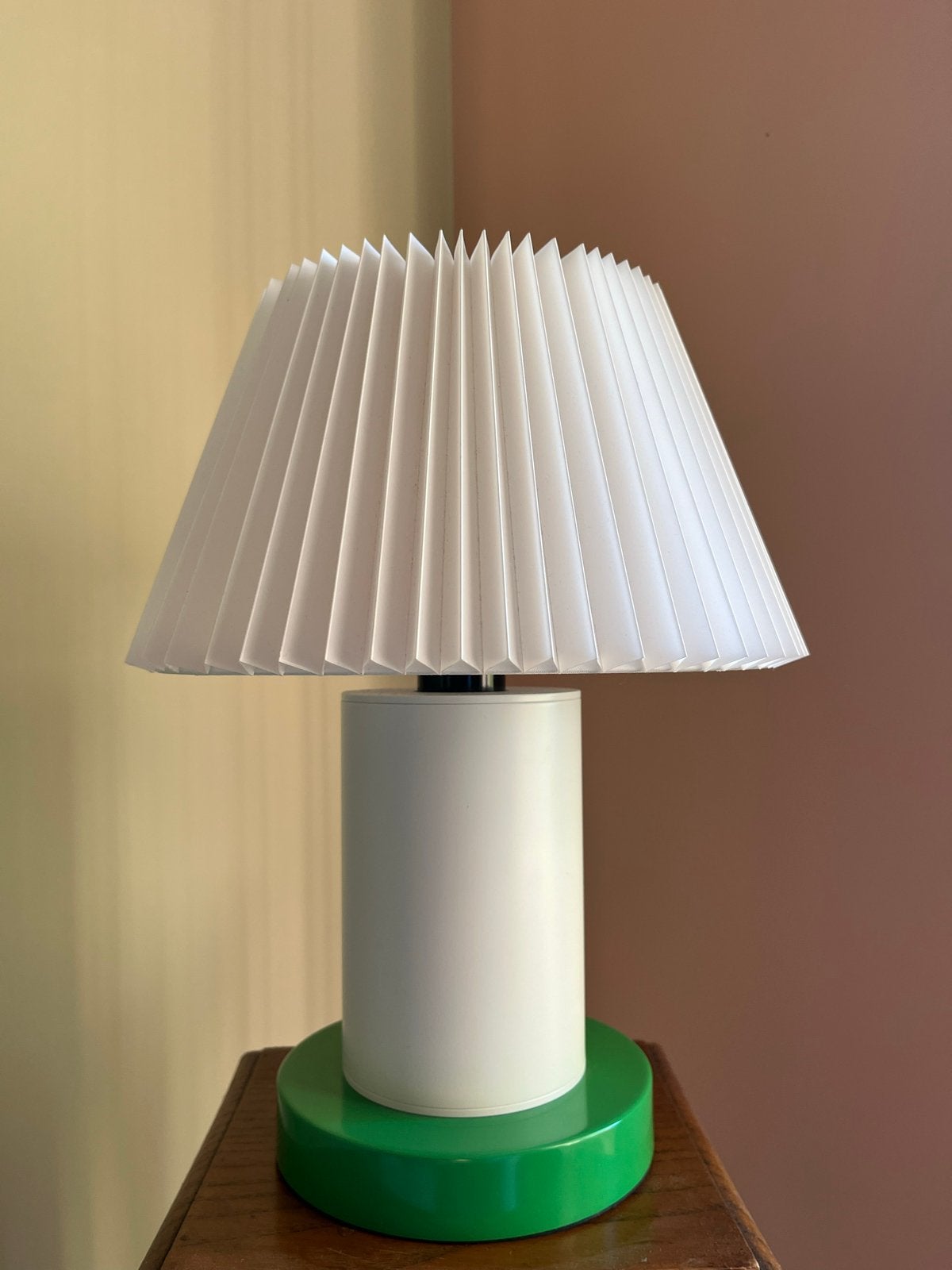 Normann Copenhagen Cello Tafellamp Dusty Groen/Groen, Kunststof, Overige merken, Groen, Zo goed als nieuw