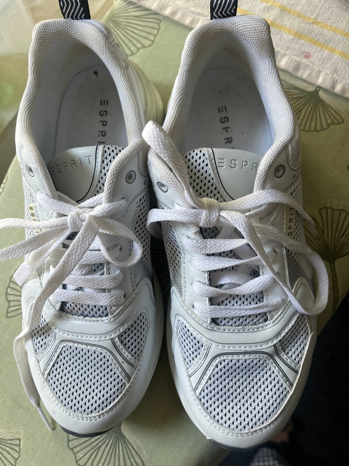 Sneakers van Esprit, Ophalen, Zo goed als nieuw