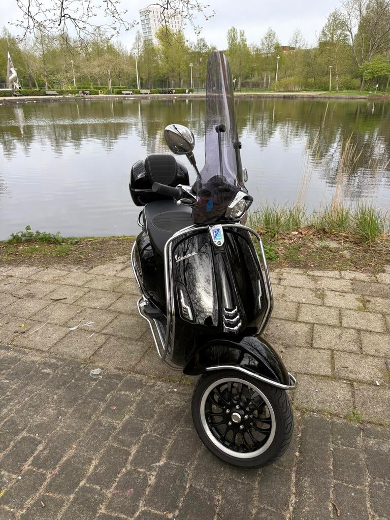 Vespa sprint 2022 full option, Fietsen en Brommers, Scooters | Vespa, Ophalen, Maximaal 45 km/u, Vespa S, Zo goed als nieuw