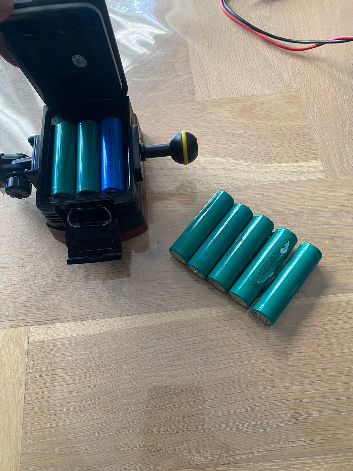 8 18650 lion lithium batterij accu oplaad baar getest, Ophalen of Verzenden, Zo goed als nieuw
