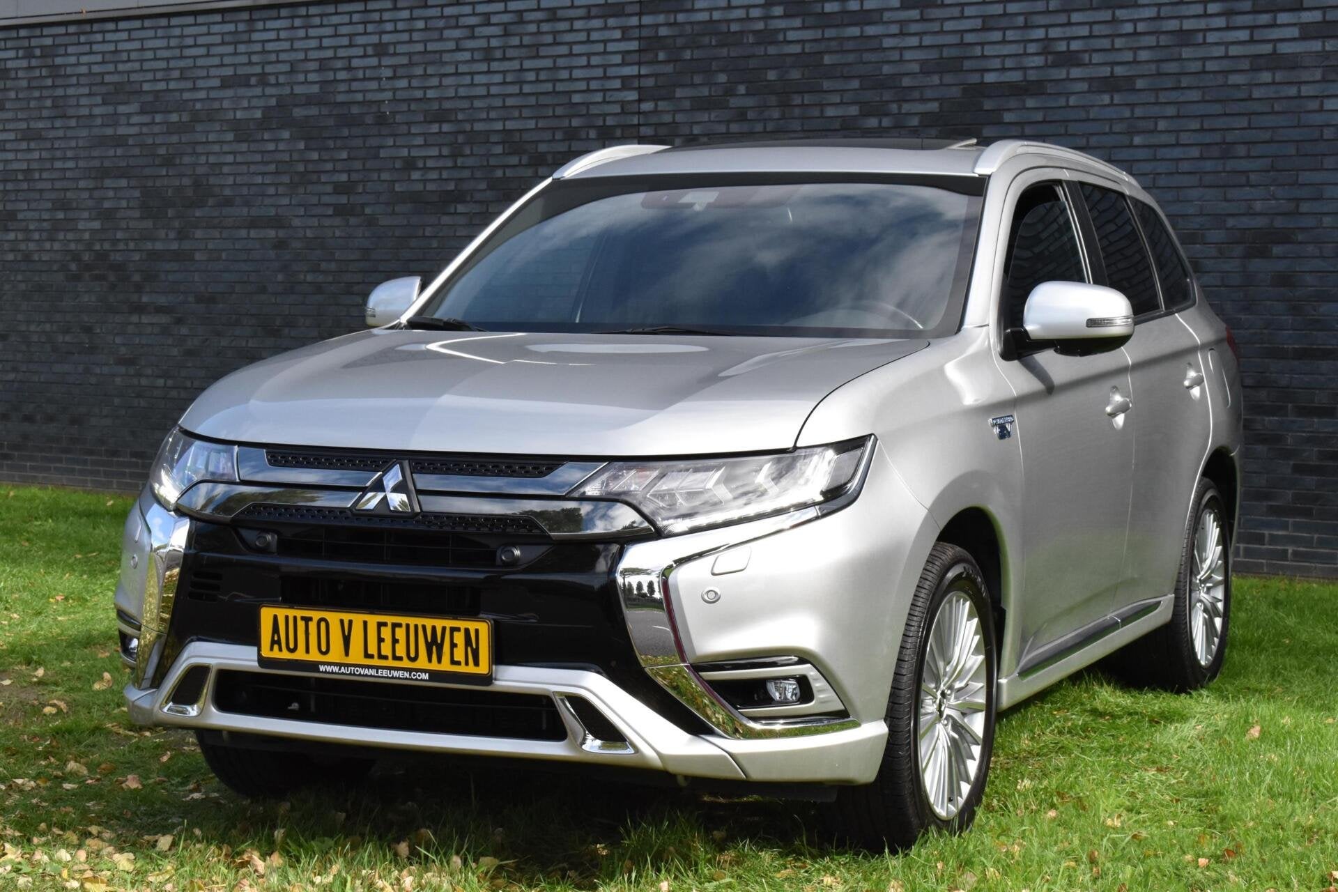 Mitsubishi Outlander 2.4 PHEV Diamand Edition LEDER VOL! 360, Auto's, Automaat, Euro 6, 4 cilinders, Met garantie (alle)