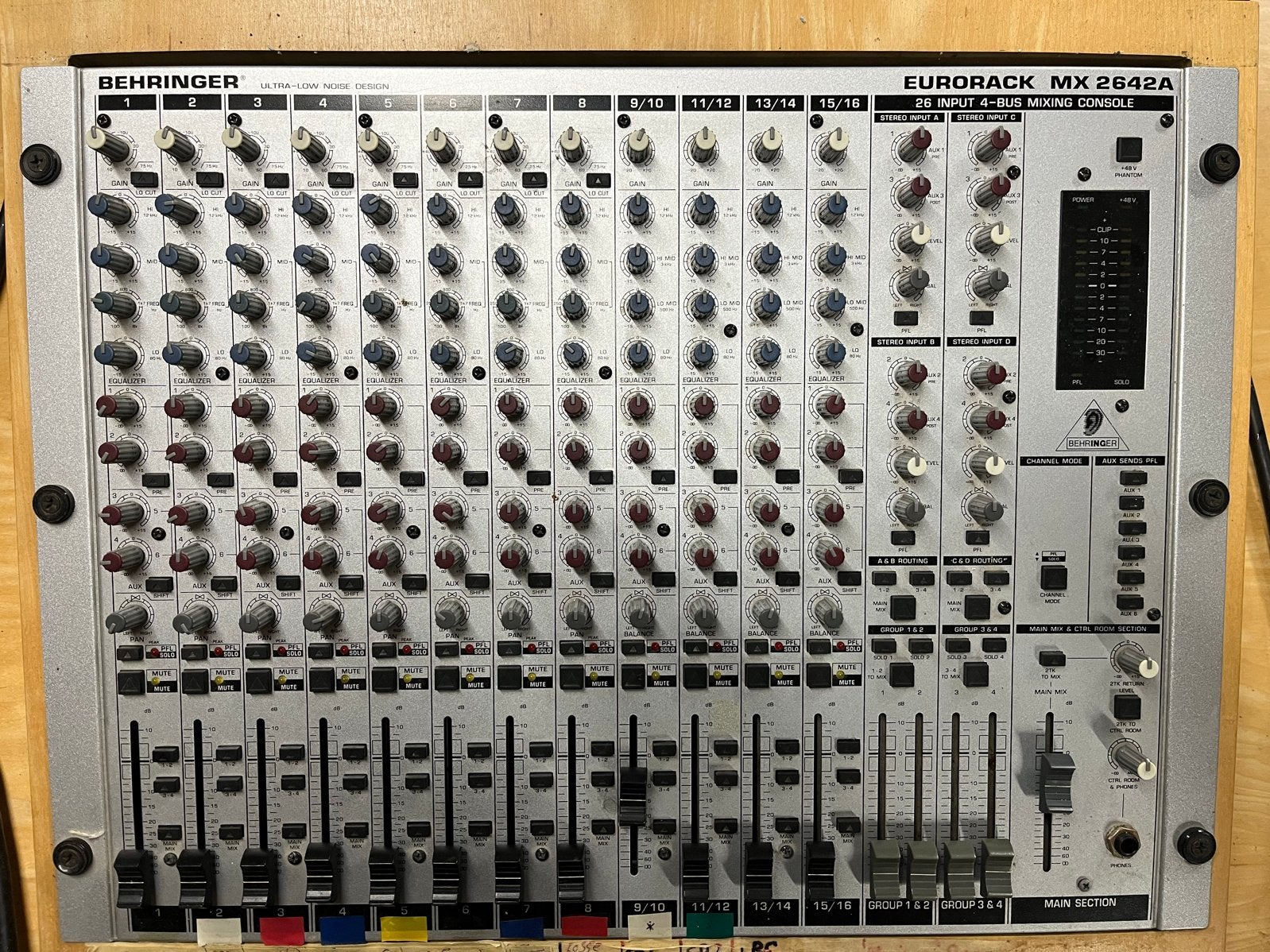 Behringer Eurorack MX 2642A Mengpaneel met meubel, Muziek en Instrumenten, Ophalen of Verzenden, Gebruikt, 20 kanalen of meer