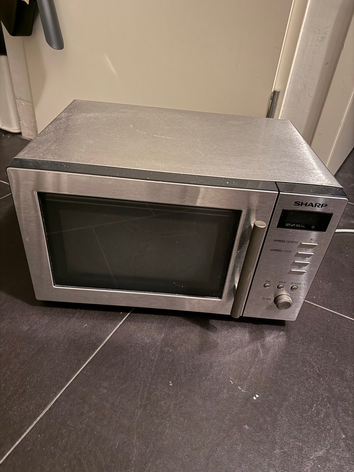 Sharp Magnetron - Inclusief Ophangsysteem, Ophalen, Gebruikt, Vrijstaand, Magnetron
