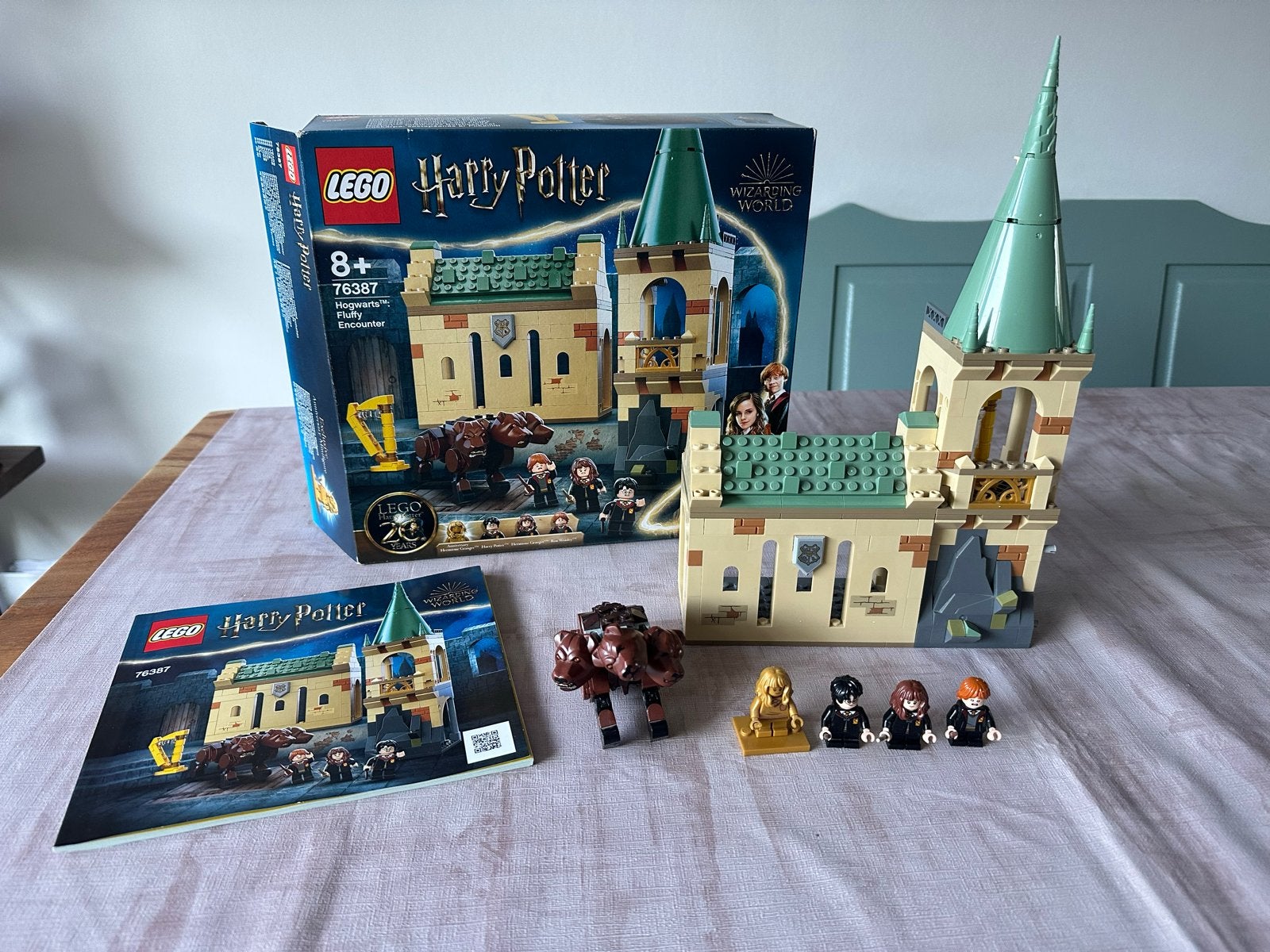 LEGO Harry Potter 76387 Zweinstein: Pluizige Ontmoeting, Lego, Harry Potter, Ophalen of Verzenden, Zo goed als nieuw