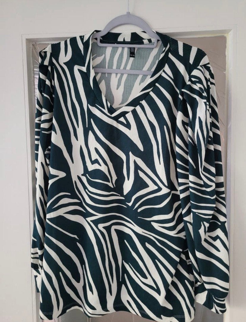 Groen witte top wibra 46-48 nooit gedragen, Maat 46/48 (XL) of groter, Ophalen of Verzenden, Zo goed als nieuw, Zonder mouw