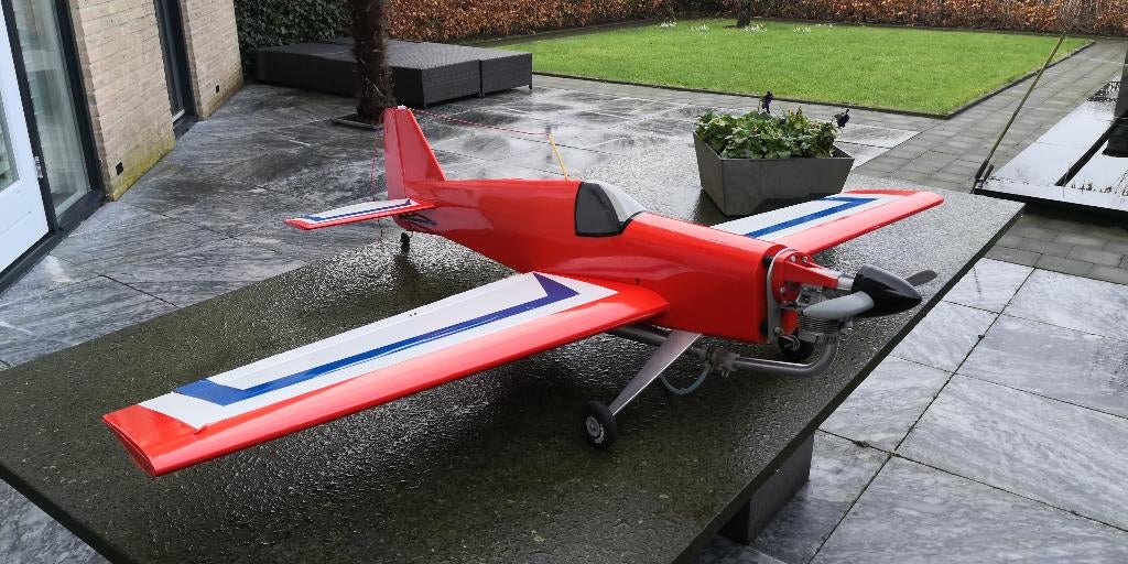 Modelvliegtuig kunstvlucht, eigen ontwerp 't Connie, Gebruikt, Groter dan 1:72, Vliegtuig, Ophalen