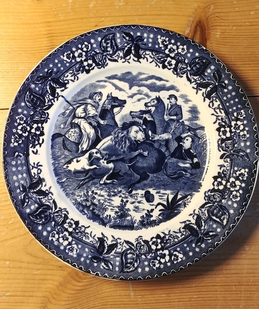 societe ceramique Maestricht chasse au lion blauw wandbord, Antiek en Kunst, Antiek | Wandborden en Tegels, Ophalen of Verzenden