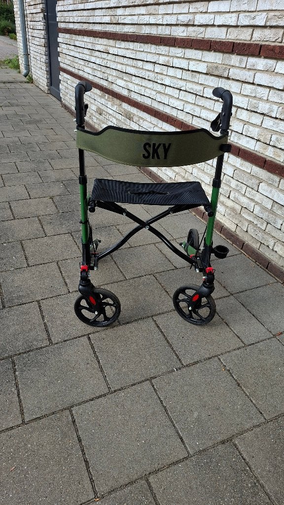Rollator, merk Sky. 3 dubbel inklapbaar, Diversen, Rollators, Ophalen, Opvouwbaar, Zo goed als nieuw