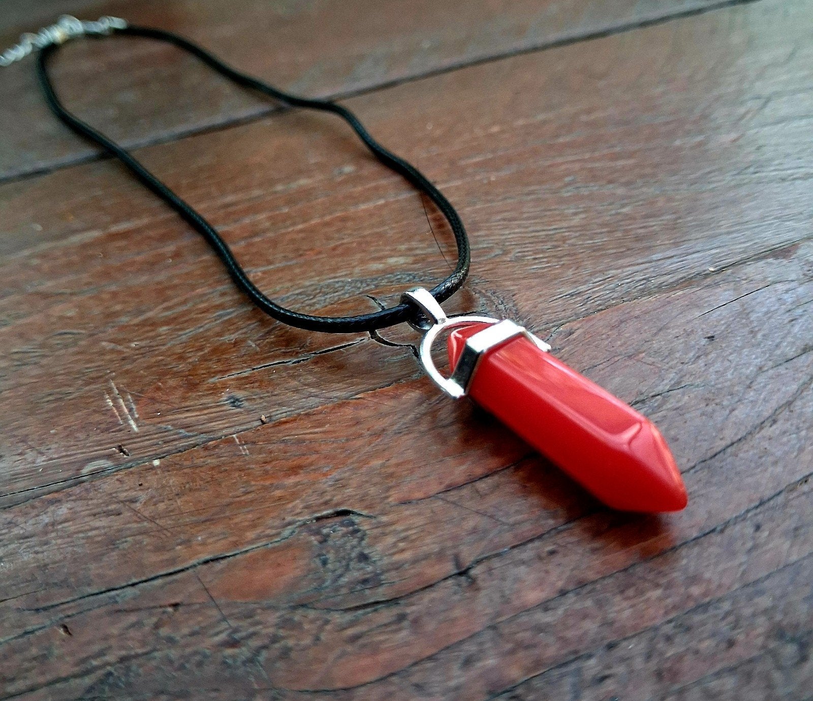 Mooie Rode Kristal Hanger (Zeshoekige Punt), Overige voorstellingen, Glas of Kristal, Nieuw, Ophalen of Verzenden