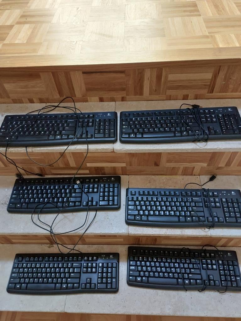 Logitech K120 toetsenbord - Zo goed als nieuw, Computers en Software, Toetsenborden, Logitech, Ophalen of Verzenden, Zo goed als nieuw