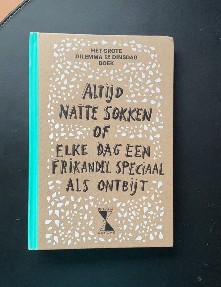 Dinsdag - Het grote dilemma op dinsdag boek, Boeken, Ophalen of Verzenden, Nieuw