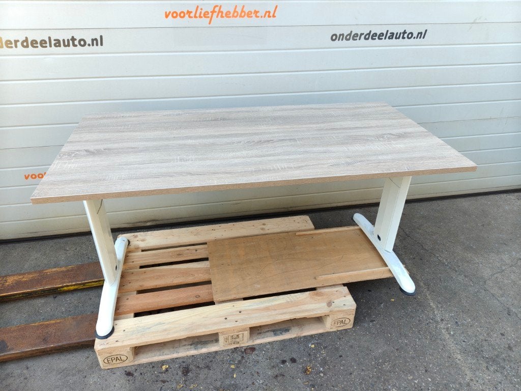 bureau tafel, handmatig op uw hoogte in te stellen.