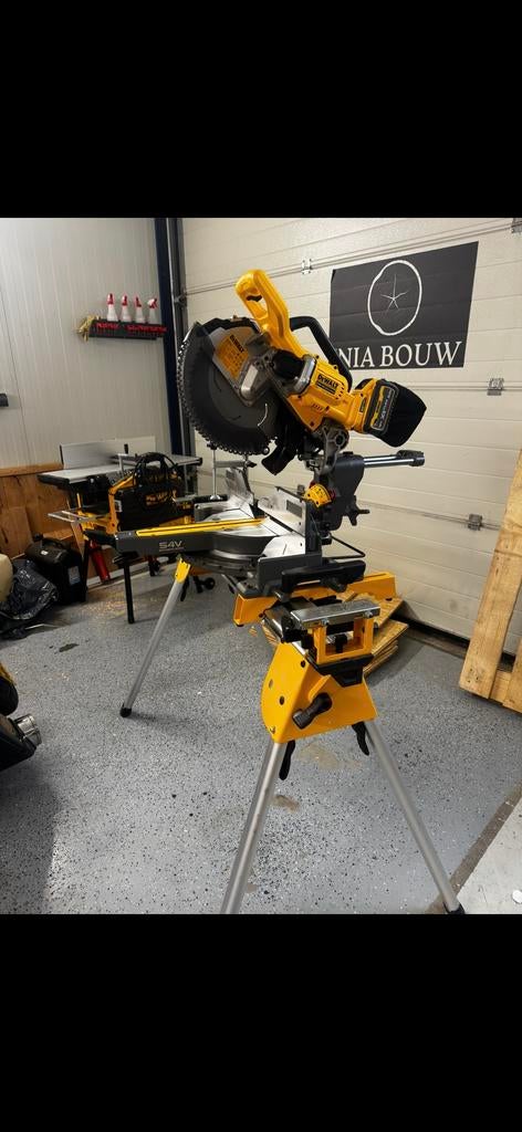 DEWALT DCS781X2-QW 54V XR FLEXVOLT Afkort-/verstekzaag 305mm, Ophalen, 70 mm of meer, Zo goed als nieuw, Afkortzaag