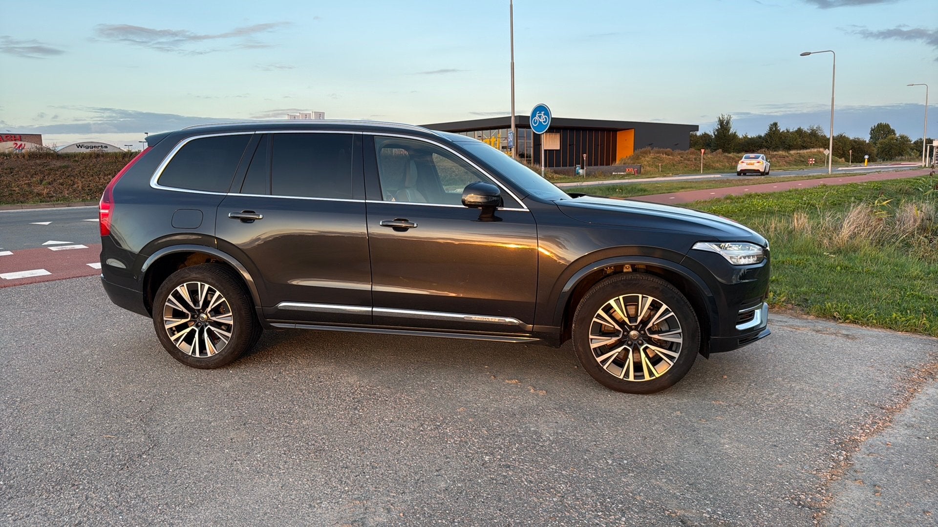 Volvo XC90 T8 Twin Engine AWD Plug-in Hybrid  7P 63000km, Auto's, 77 km/l, 2350 kg, 1969 cc, 7 stoelen