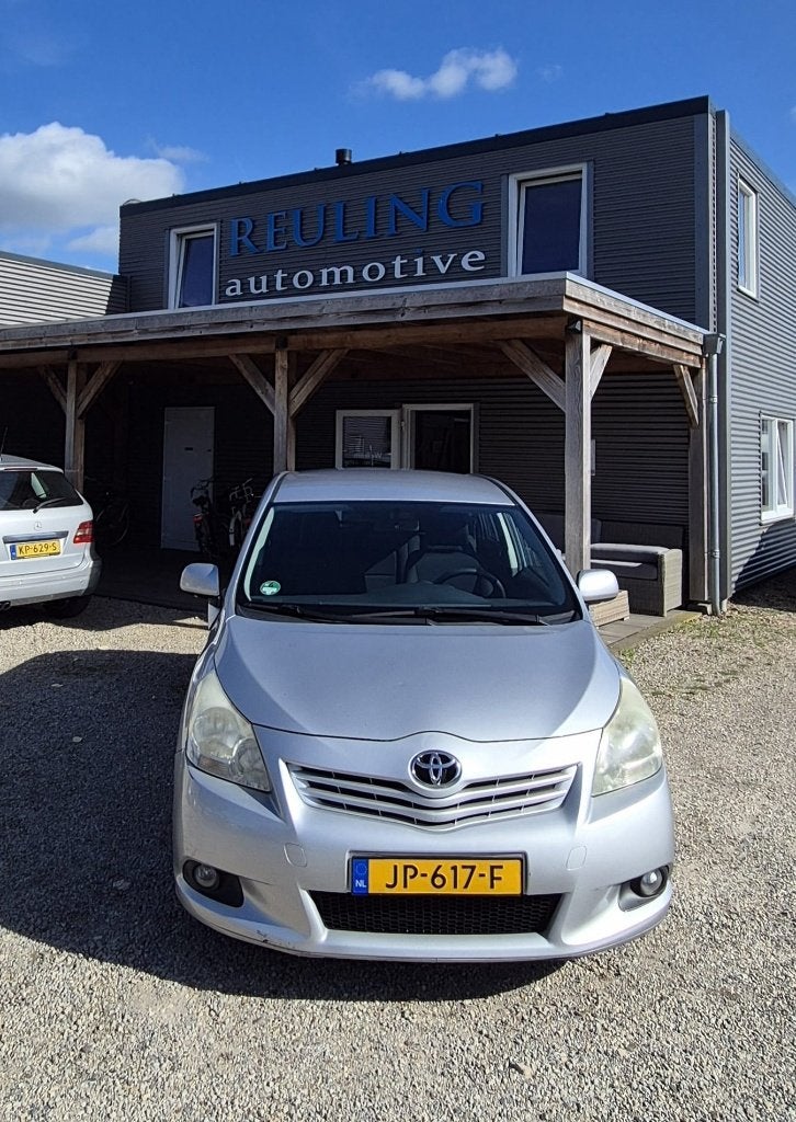 Toyota Verso 1.6 2010 Grijs 7 persoons, Auto's, Voorwielaandrijving, 4 cilinders, Elektrische ramen, 7 stoelen