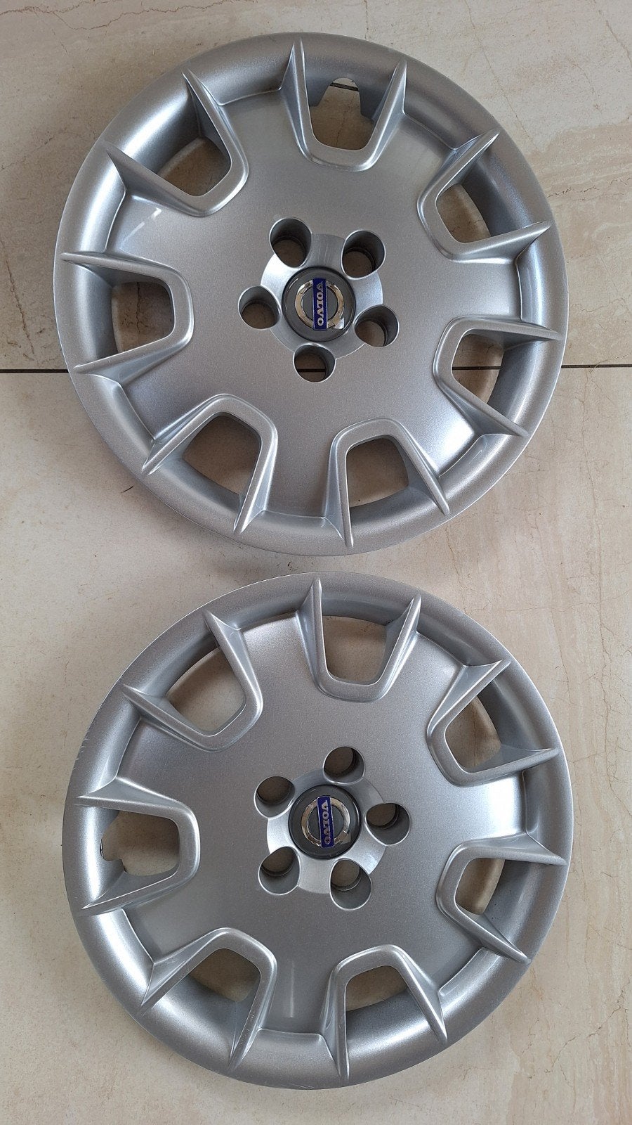 Volvo wieldoppen voor 16 inch stalen velgen, Ophalen of Verzenden, Zo goed als nieuw