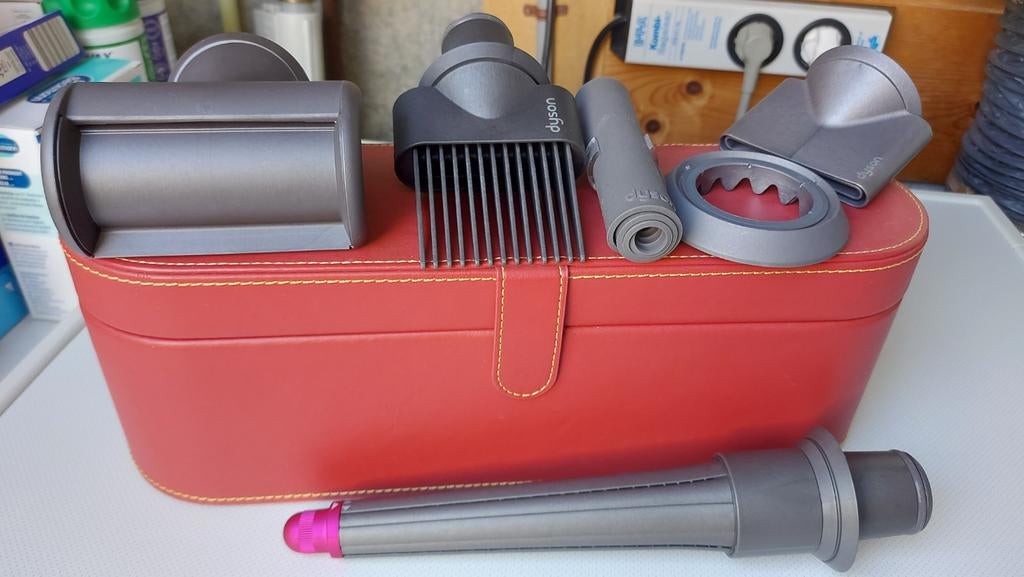Dyson supersonic haar accessoires met opbergdoos, Sieraden, Tassen en Uiterlijk, Uiterlijk | Haarverzorging, Ophalen of Verzenden