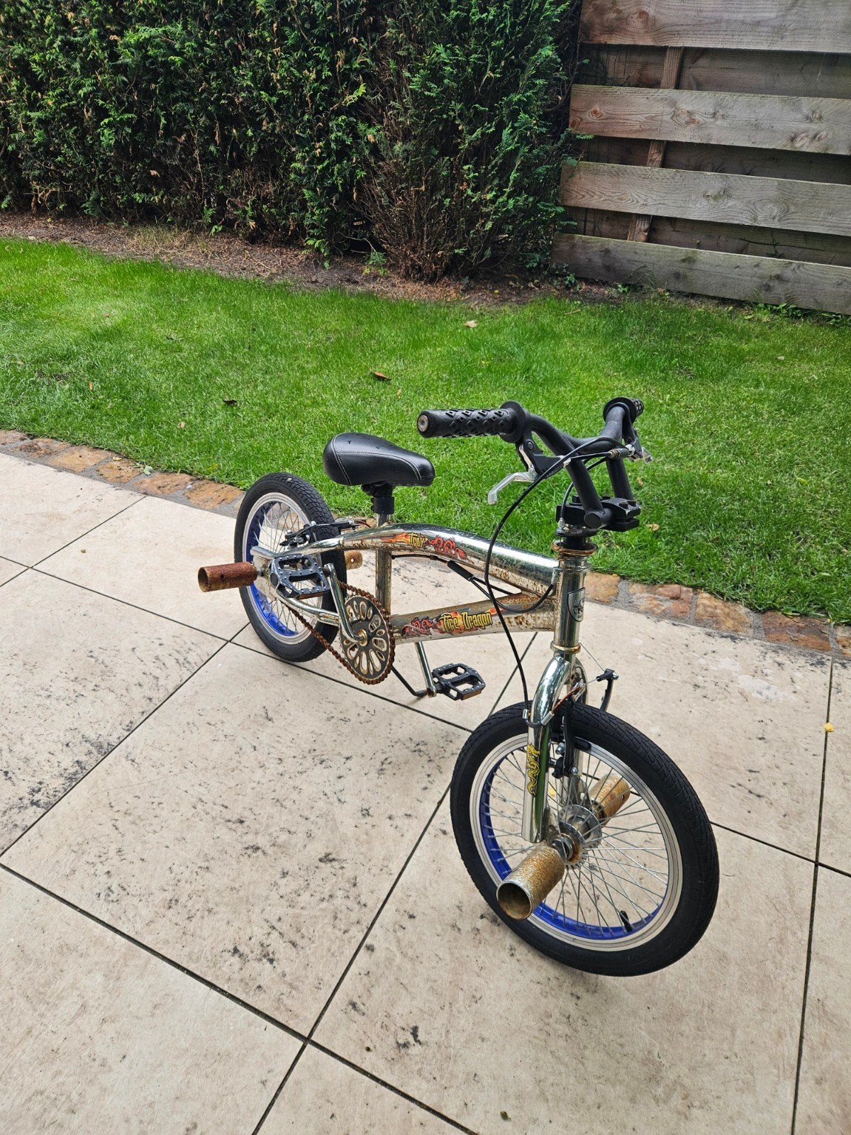 Troy Fire Dragon BMX 16 inch - Chroom met blauwe velgen, Ophalen, Velgrem, Troy, Voetsteunen
