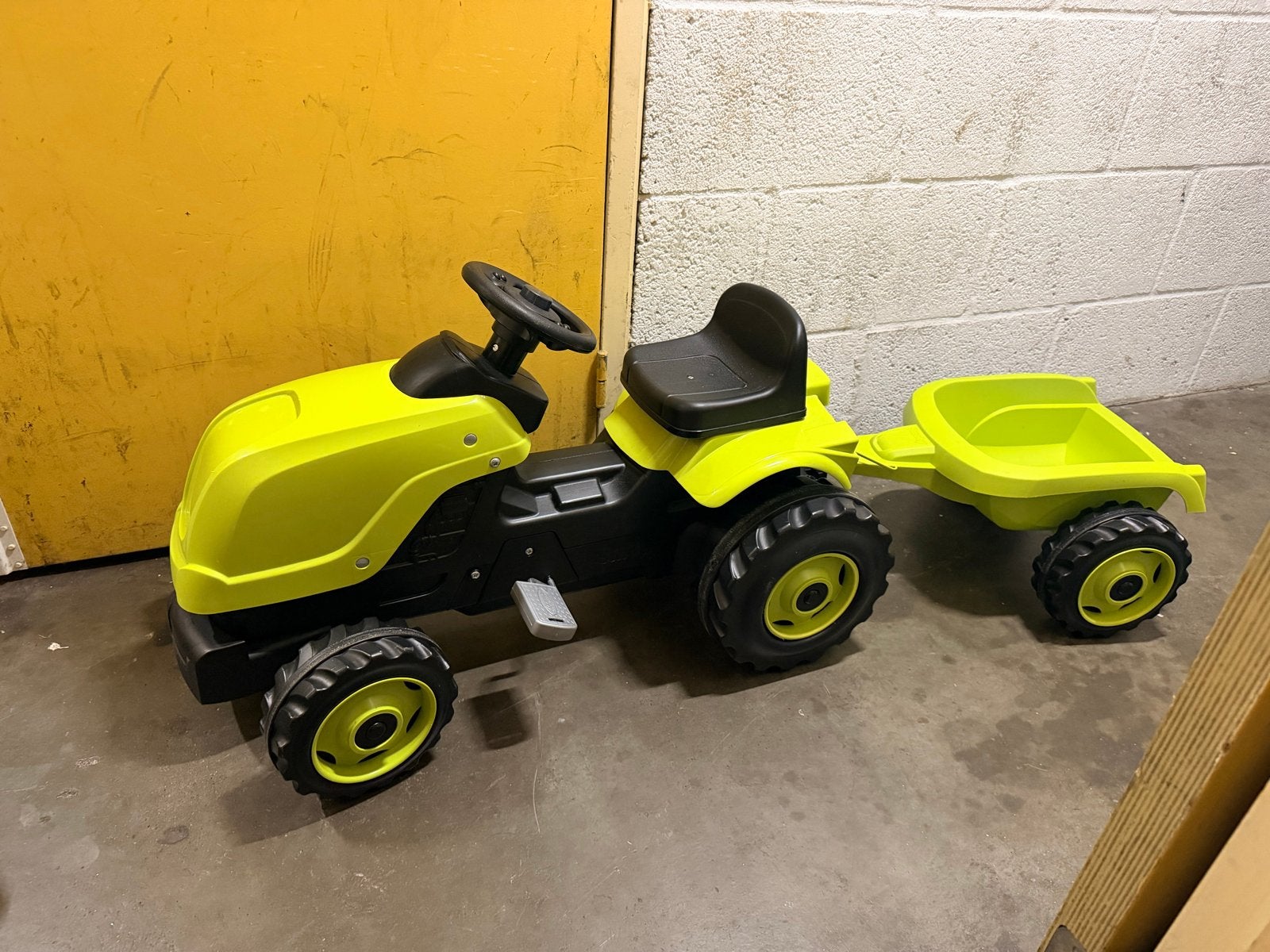 Kinder tractor met aanhanger (zo goed als nieuw), Kinderen en Baby's, Speelgoed | Buiten | Voertuigen en Loopfietsen, Ophalen