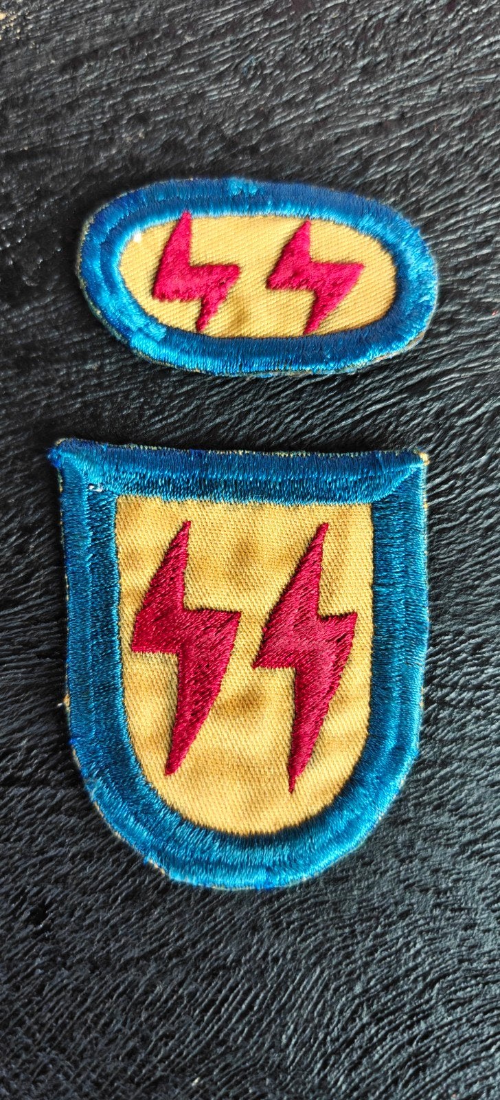 425th Airborne Ranger Infantry LRRP LRSD LRS beret flash pat, Ophalen of Verzenden, Landmacht, Amerika, Embleem of Badge