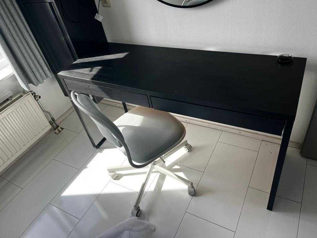 Bureau met stoel, Gebruikt, Hout, IKEA, Ophalen
