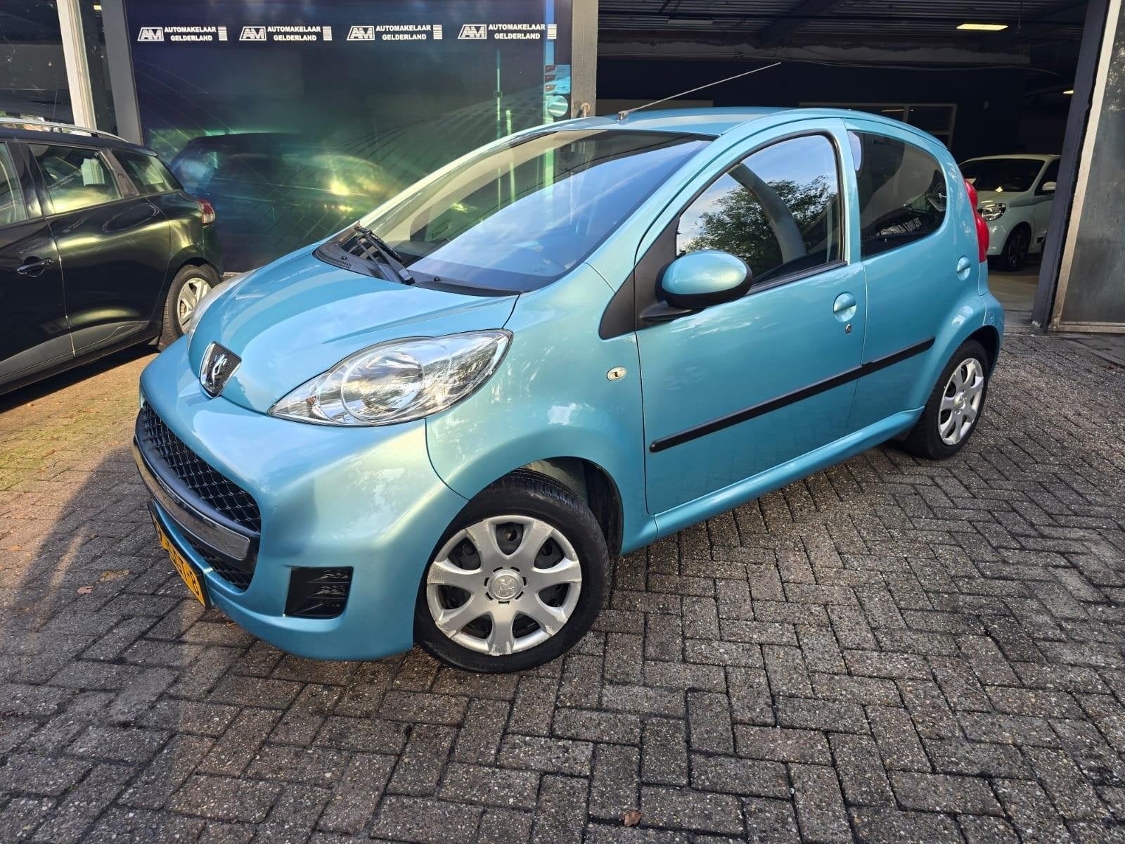 Peugeot 107 1.0-12V Urban Move | 2E EIGENAAR | 3/6 OF 12MND, Auto's, Voorwielaandrijving, Euro 5, Stof, Gebruikt