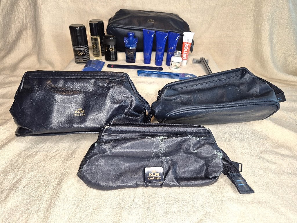 Oude KLM amenity kits met inhoud, Verzamelen, Ophalen of Verzenden, Gebruikt, Overige typen