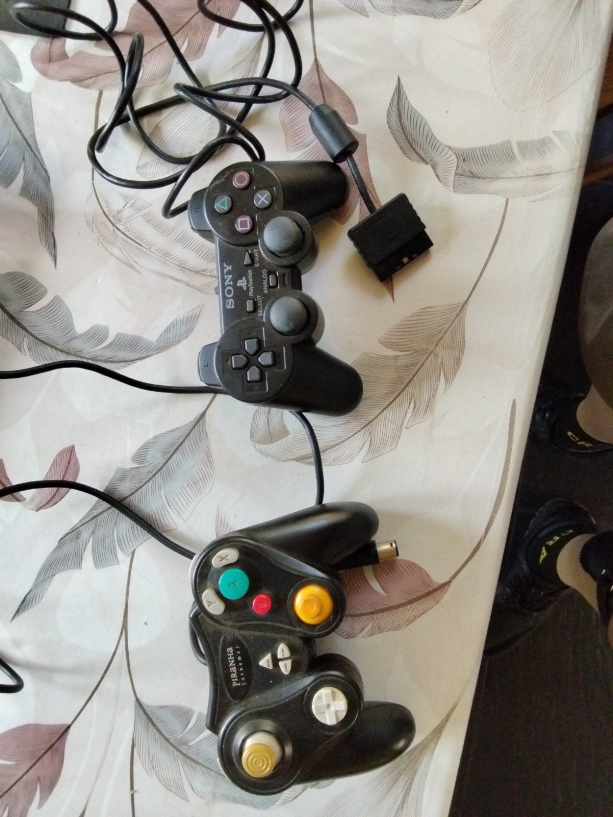 twee controlers, Spelcomputers en Games, Ophalen of Verzenden, Gebruikt, Overige genres
