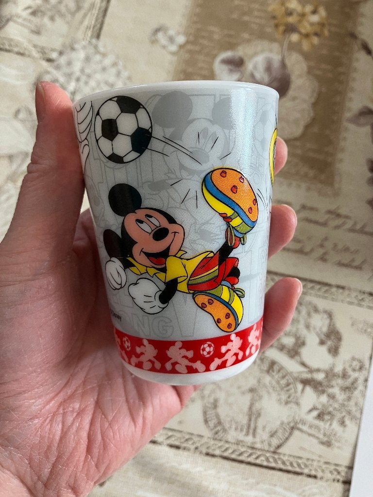 Disney mok Mickey Mouse ' sport ', Ophalen of Verzenden, Mickey Mouse, Zo goed als nieuw, Servies