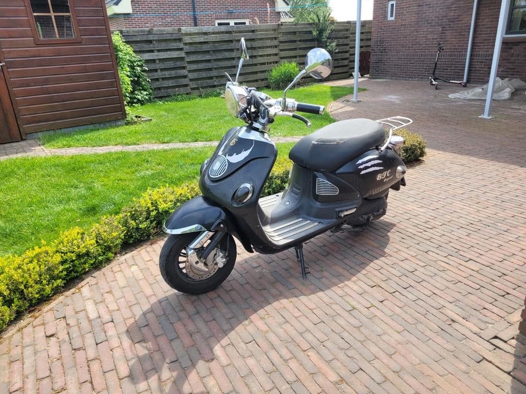 BTC Legend Scooter - zwart, Fietsen en Brommers, Scooters | Overige merken, Gebruikt, Maximaal 45 km/u, Benzine, Ophalen