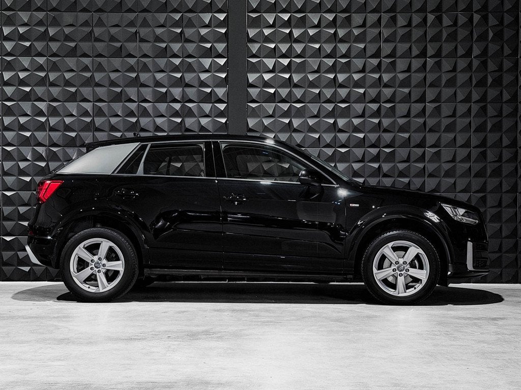 Audi Q2 35 TFSI CoD Sport S line Edition | Led Koplampen | S, 12 maanden, 4 cilinders, Leder en Stof, Zwart