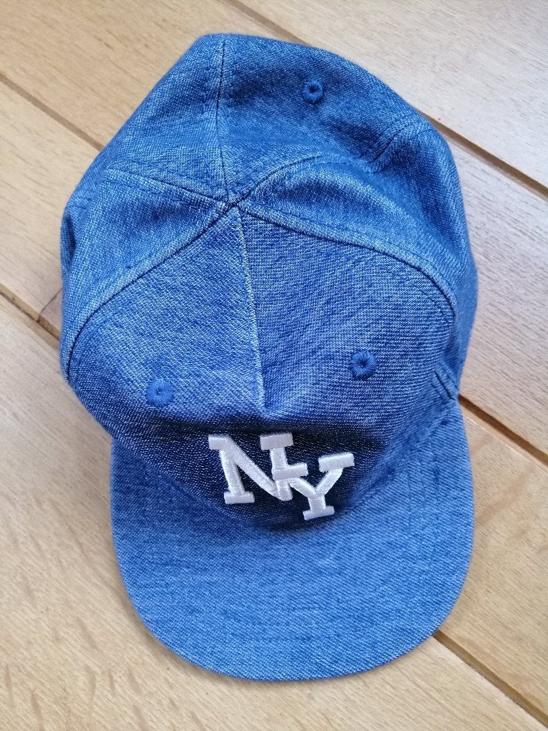 H&M pet blauw spijker NY maat 80 - nieuw  -, Jongetje of Meisje, H&M, Nieuw, Ophalen of Verzenden