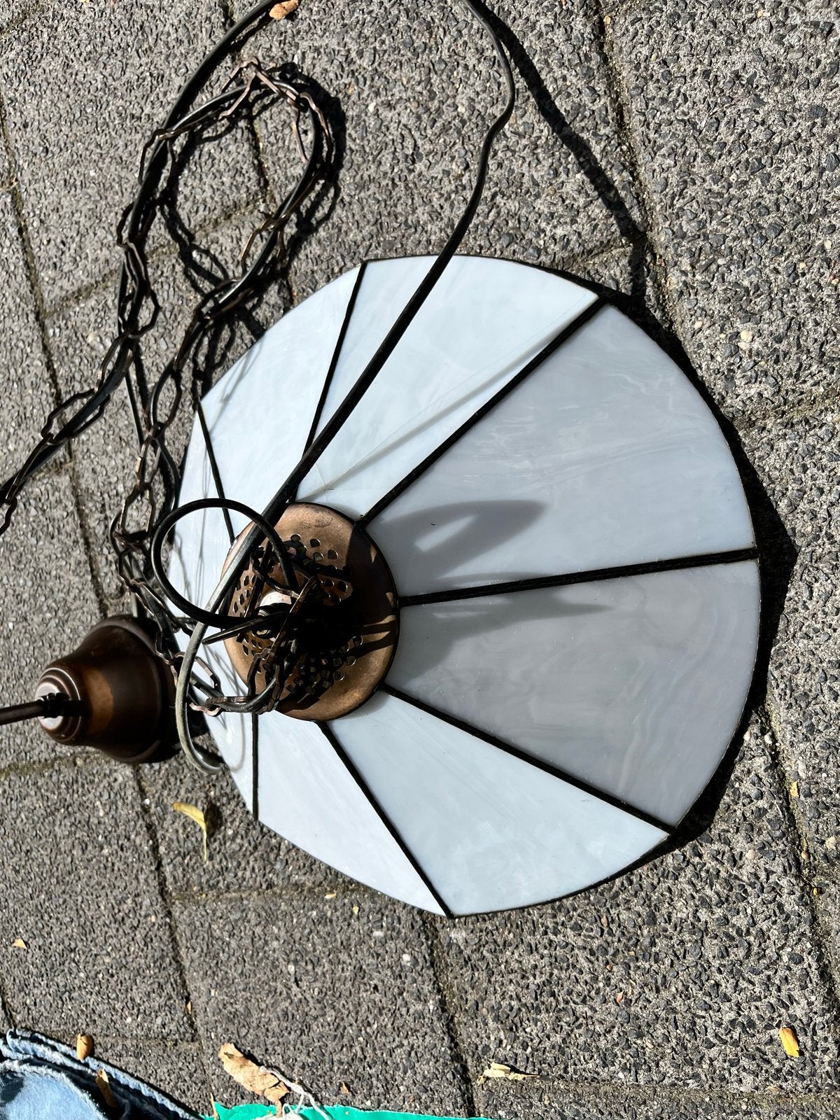 2x Vintage Tiffany Stijl Hanglamp - Wit Glas & Brons, Antiek en Kunst, Antiek | Lampen, Ophalen of Verzenden