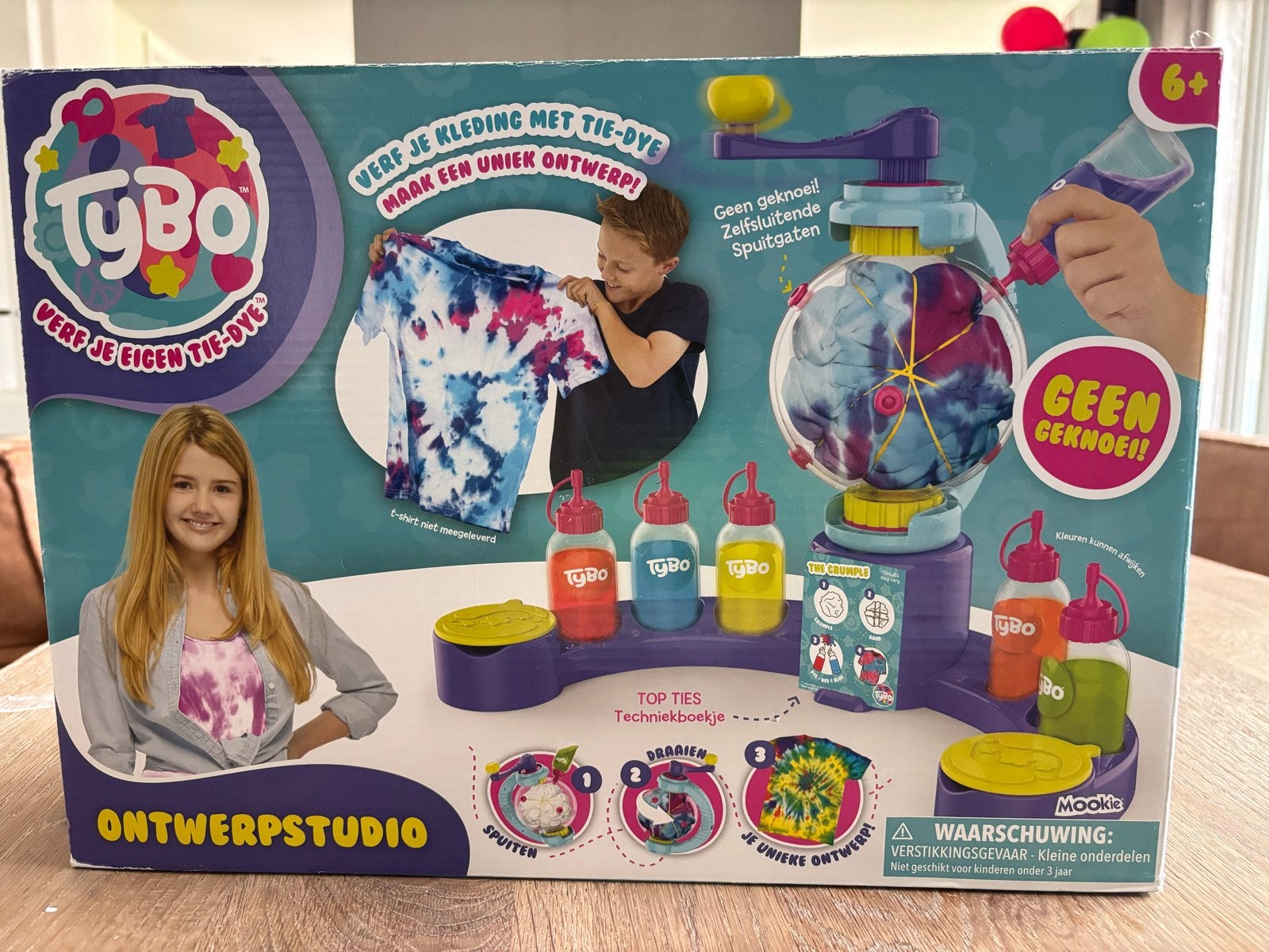 Tybo Tie-Dye Ontwerpstudio - Verf je eigen kleding, Ophalen, Zo goed als nieuw, Knutselen