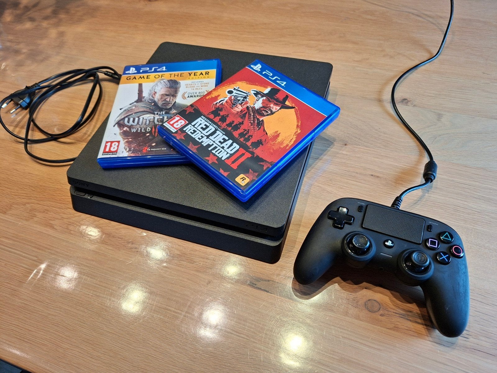 PS4 slim + 2 games, Spelcomputers en Games, 500 GB, Ophalen of Verzenden, Zo goed als nieuw, Met 1 controller